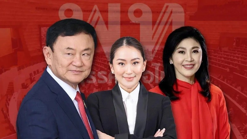 Ông Thaksin Shinawatra, em gái Yingluck (Phải) và con gái út Paetongtarn, ba đời Thủ tướng của Thái Lan. Ảnh: The Nation. 01 ình ông Thaksin, em gái và con gái út, 3 Thủ tướng của Thái.jpg
