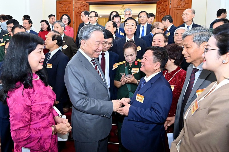Tổng bí thư Tô Lâm: "trí thức là người thắp lên ánh sáng, không chỉ của tri thức, mà còn của nhân cách và lòng tin". 01.jpg