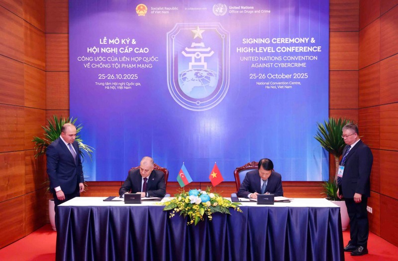 Bộ trưởng Lương Tam Quang và ngài Ali Naghiyev đã ký Thỏa thuận hợp tác trong lĩnh vực an ninh giữa Bộ Công an Việt Nam và Cơ quan An ninh quốc gia Azerbaijan. 01.jpg