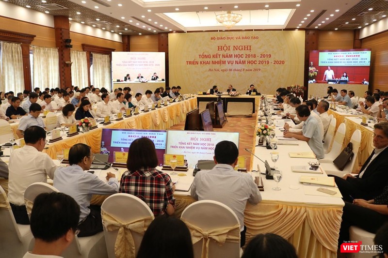 Hội nghị tổng kết năm học 2018-2019 và triển khai nhiệm vụ năm học 2019-2020 của Bộ GD&ĐT ( Ảnh: Minh Thúy) Hội nghị tổng kết năm học 2018-2019 và triển khai nhiệm vụ năm học 2019-2020 của Bộ GD&ĐT ( Ảnh: Minh Thúy)