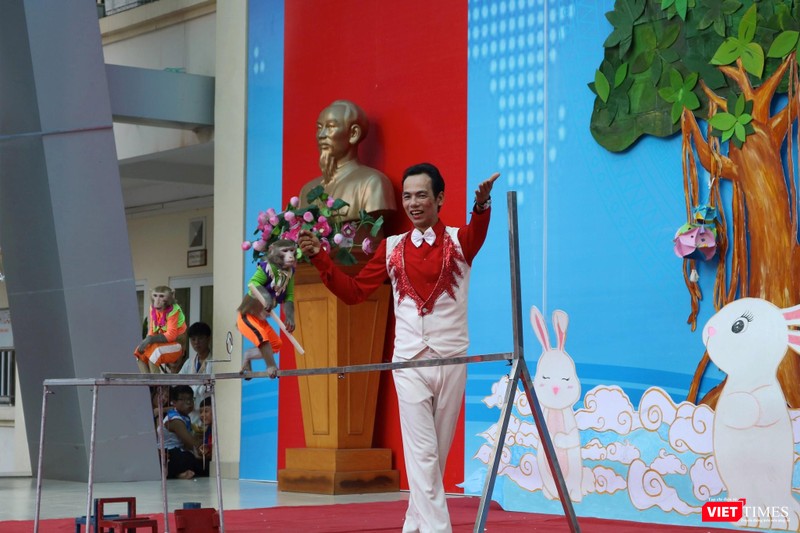 Tiết mục xiếc khỉ