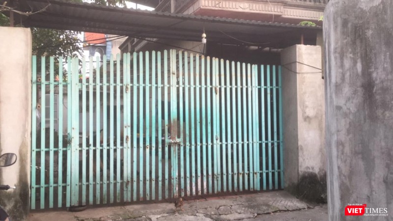 Ngôi nhà đóng kín cửa của vợ chồng ông Nguyễn Công Tỵ và bà Dương Thị Hợp, trú tại xã Minh Đạo