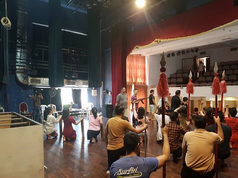 Dàn dụng vở nhạc kịch "Người tạc tượng" Dàn dụng vở nhạc kịch "Người tạc tượng"