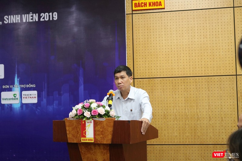 GS. TS. Đinh Văn Phong – Phó hiệu trưởng Trường Đại học Bách khoa Hà Nội, Phó trưởng ban chỉ đạo, trưởng ban tổ chức GS. TS. Đinh Văn Phong – Phó hiệu trưởng Trường Đại học Bách khoa Hà Nội, Phó trưởng ban chỉ đạo, trưởng ban tổ chức