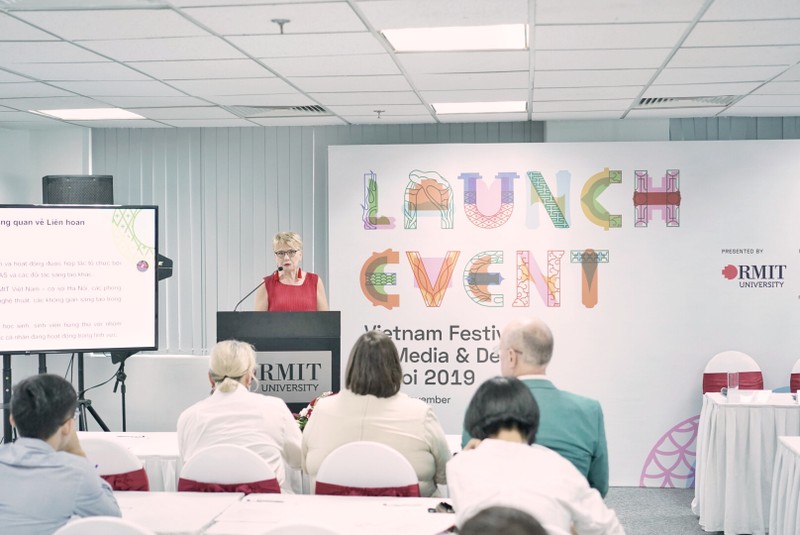 Phó trưởng khoa Truyền thông và Thiết kế RMIT Việt Nam, GS. Julia Gaimster