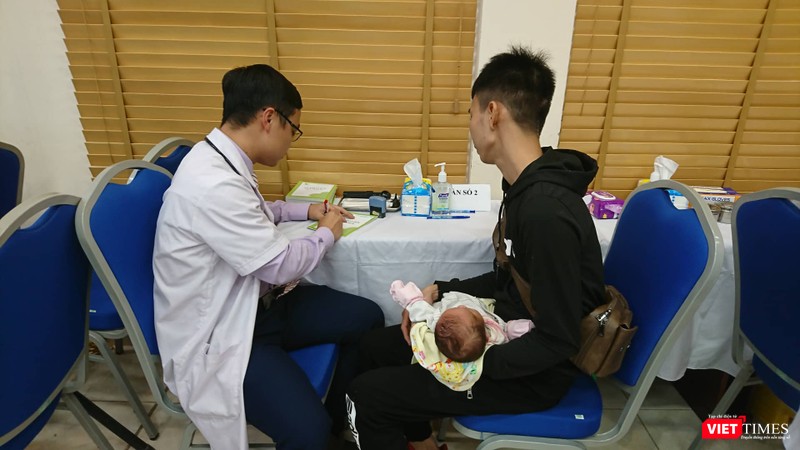 Trẻ sinh non được khám miễn phí Trẻ sinh non được khám miễn phí