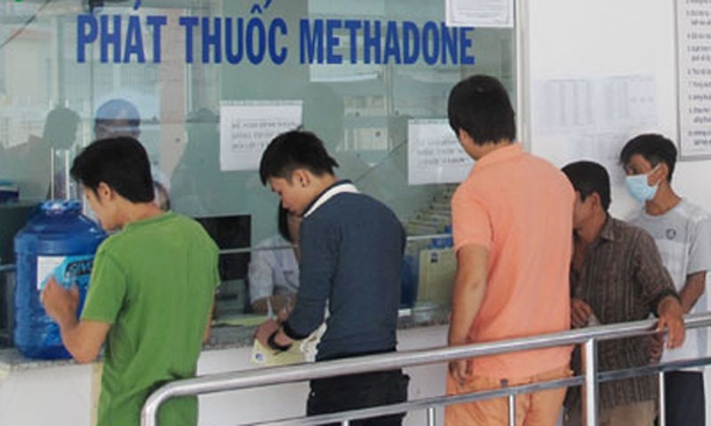 Bệnh nhân tại điểm phát thuốc Methadone Bệnh nhân tại điểm phát thuốc Methadone