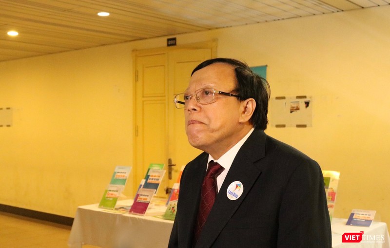 Nhà giáo Ưu tú Ngô Trần Ái