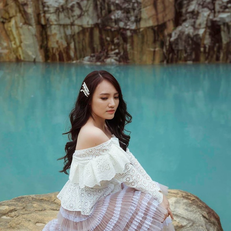 Ca sĩ Nhật Thủy