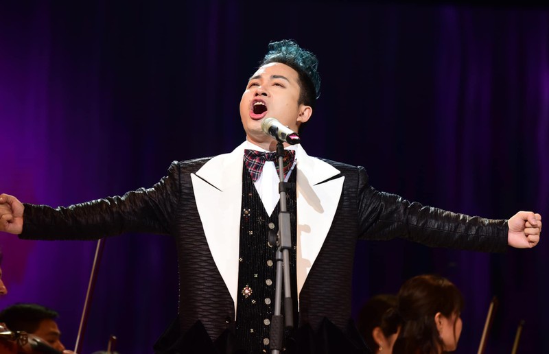 Ca sĩ Tùng Dương