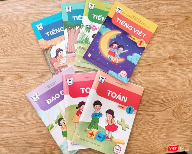 Bộ SGK công nghệ giáo dục đã chỉnh sửa, bổ sung theo yêu cầu của Hội đồng thẩm định. Ảnh: Minh Thúy