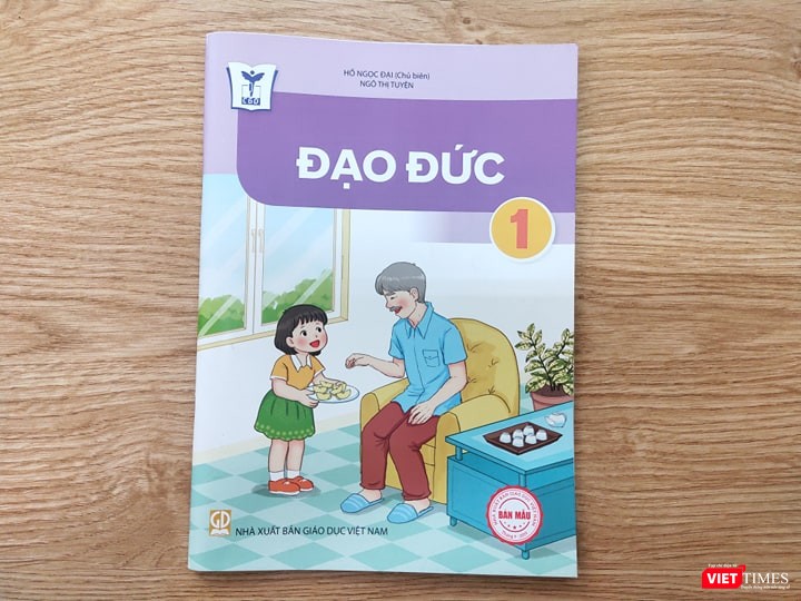 Sách Đạo đức 1 công nghệ giáo dục. Ảnh: Minh Thúy