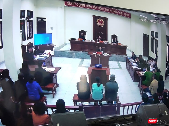 Phiên tòa tiếp tục với phần tranh luận của luật sư. Ảnh: Minh Thúy