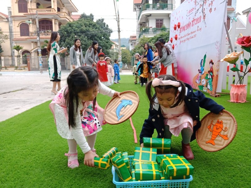 Trẻ vui chơi trong dịp Tết. Ảnh: Internet