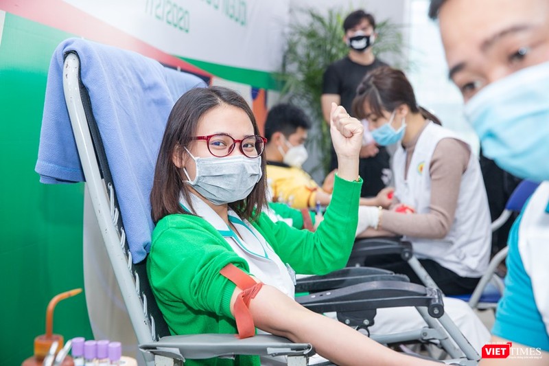 Y bác sĩ Bệnh viện Thu Cúc tham gia hiến máu tình nguyện được tổ chức ngày 7/2. Ảnh: BVCC Y bác sĩ Bệnh viện Thu Cúc tham gia hiến máu tình nguyện được tổ chức ngày 7/2. Ảnh: BVCC