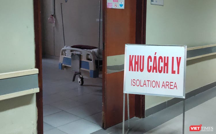 Khu vực cách ly tại Bệnh viện Hữu Nghị. Ảnh: Minh Thúy 