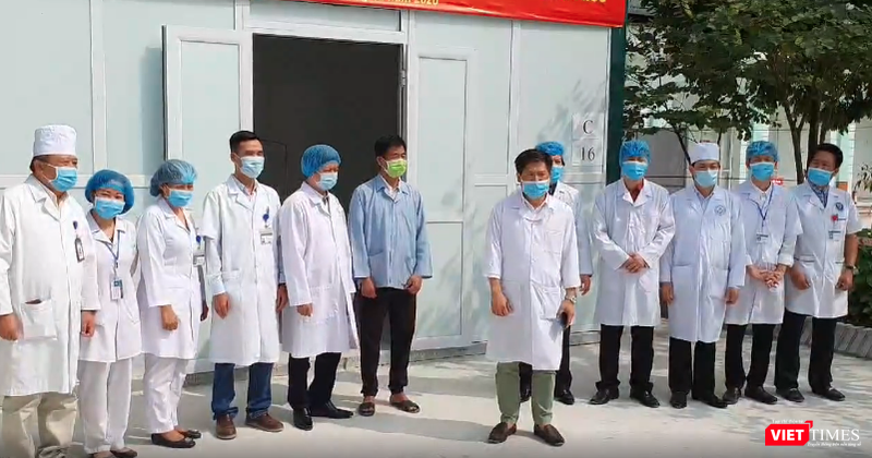 BS. Trần Quang Vịnh – người trực tiếp điều trị cho bệnh nhân V. Ảnh: Minh Thúy