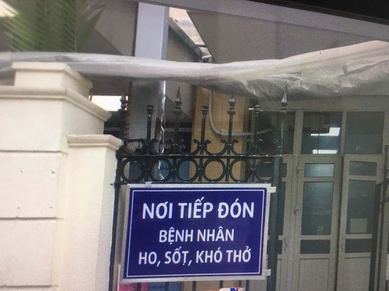 Khu vực tiếp đón bệnh nhân ho, sốt, khó thở tại Bệnh viện Xanh Pôn. Ảnh: BVCC