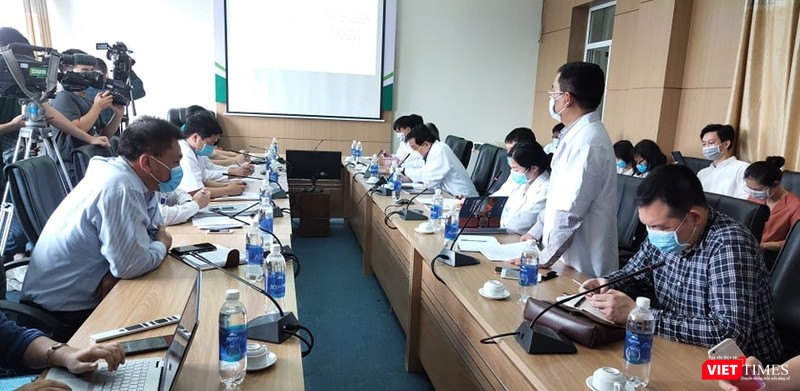 Cuộc họp đột xuất của lãnh đạo Bộ Y tế với Bệnh viện Bệnh Nhiệt đới