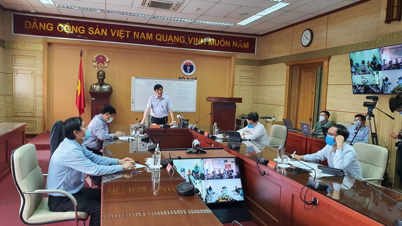 Thứ trưởng thường trực Bộ Y tế Nguyễn Thanh Long chủ trì cuộc họp. Ảnh: Tuấn Dũng Thứ trưởng thường trực Bộ Y tế Nguyễn Thanh Long chủ trì cuộc họp. Ảnh: Tuấn Dũng