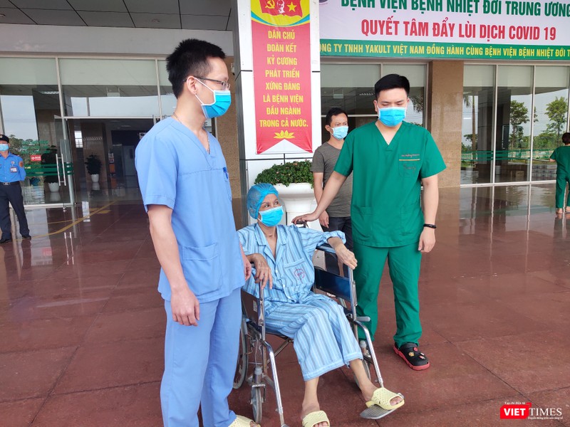 Bệnh nhân 19 đã hồi phục được 70-80%. Ảnh: Minh Thúy