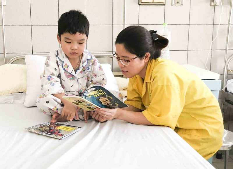 Một bệnh nhi điều trị tại Bệnh viện Bạch Mai. Ảnh: Thành Dương Một bệnh nhi điều trị tại Bệnh viện Bạch Mai. Ảnh: Thành Dương