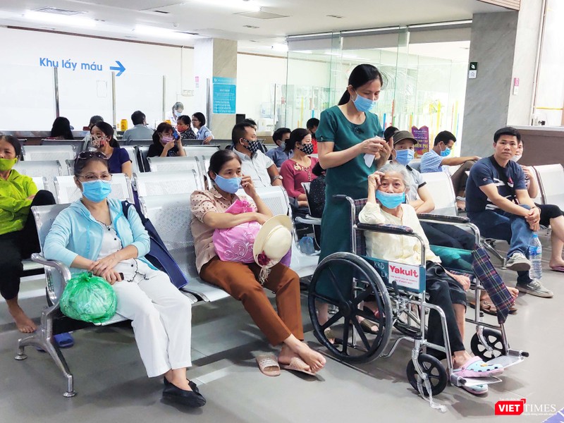 Bệnh nhân chờ khám tại Bệnh viện Lão khoa Trung ương (Ảnh: Minh Thúy) Bệnh nhân chờ khám tại Bệnh viện Lão khoa Trung ương (Ảnh: Minh Thúy)