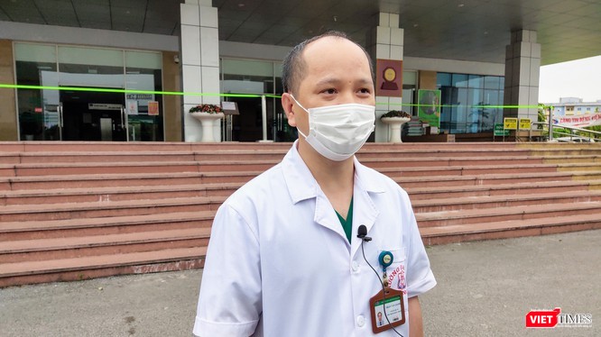 TS. BS. Trần Văn Giang – Phó Trưởng Khoa Virus Ký sinh trùng Bệnh viện Bệnh Nhiệt đới Trung ương (Ảnh: Minh Thúy)