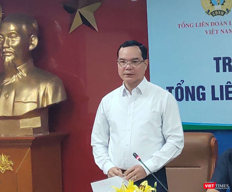 Ông Nguyễn Đình Khang – Ủy viên Ban Chấp hành Trung ương Đảnh, Chủ tịch tổng Liên đoàn Lao động Việt Nam (Ảnh: Minh Thú) Ông Nguyễn Đình Khang – Ủy viên Ban Chấp hành Trung ương Đảnh, Chủ tịch tổng Liên đoàn Lao động Việt Nam (Ảnh: Minh Thú)