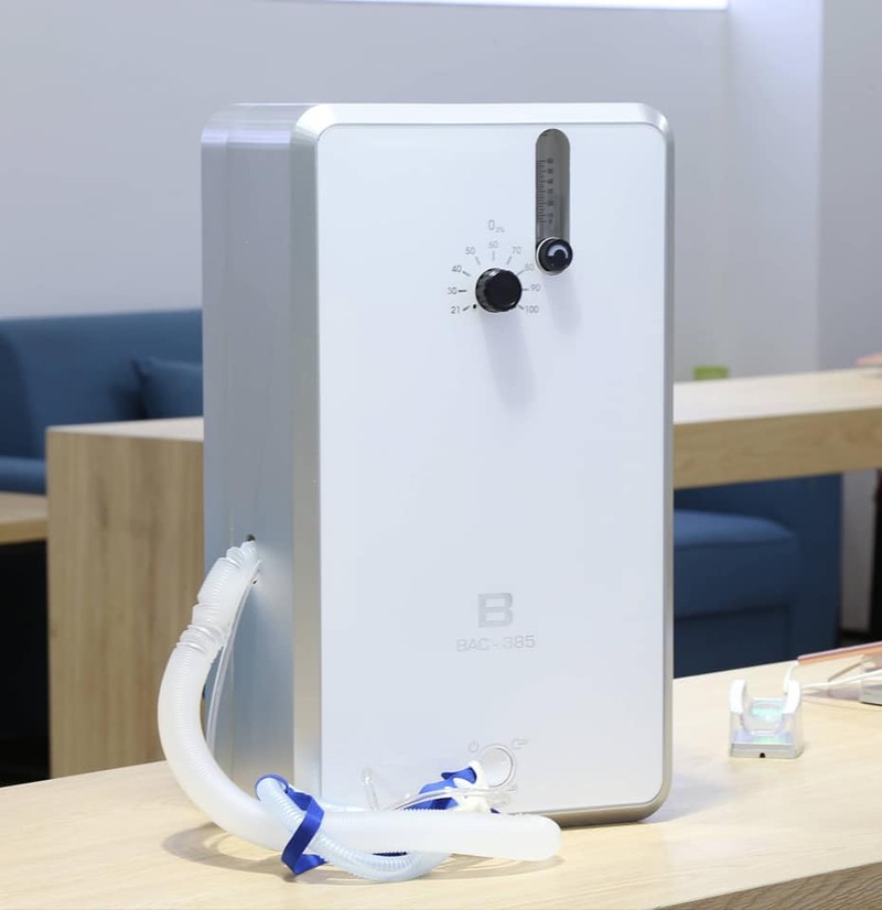 Hệ thống trợ thở HFNC với tên gọi BAC385 có thiết kế riêng của Bkav và các bác sỹ tại Bệnh viện Bệnh Nhiệt đới Trung ương. (Ảnh: CEO Bkav Nguyễn Tử Quảng)