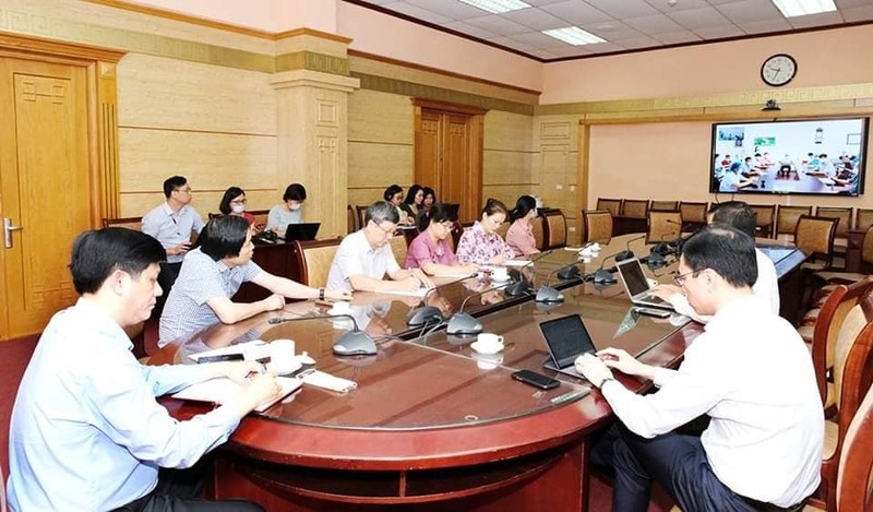 Bộ Y tế làm việc trực tuyến với “Bộ Chỉ huy tiền phương” - Bộ phận thường trực đặc biệt chống dịch COVID-19 tại TP. Đà Nẵng (Ảnh: Trần Minh) Bộ Y tế làm việc trực tuyến với “Bộ Chỉ huy tiền phương” - Bộ phận thường trực đặc biệt chống dịch COVID-19 tại TP. Đà Nẵng (Ảnh: Trần Minh)