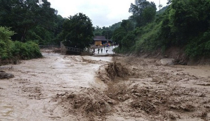 Bão lũ gây thiệt hại nặng nề cho người dân (Ảnh: Trung tâm Dự báo Khí tượng Thuỷ văn Quốc gia) 