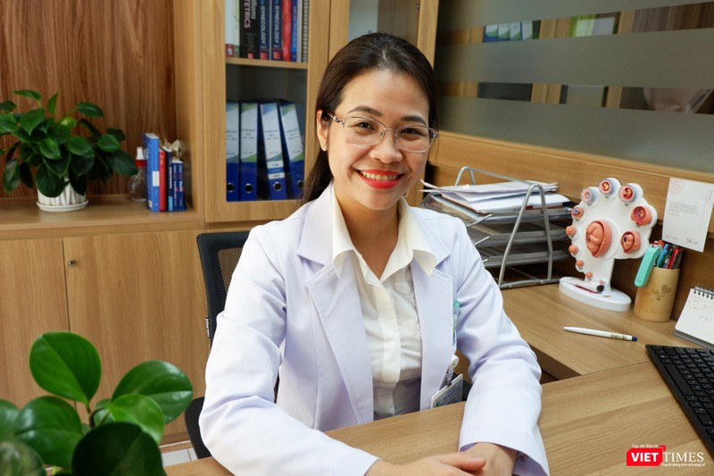 TS. BS. Đinh Thuý Linh – Phó Giám đốc Trung tâm Sàng lọc, chẩn đoán trước sinh và sơ sinh, Bệnh viện Phụ sản Hà Nội (Ảnh: Minh Thuý) TS. BS. Đinh Thuý Linh – Phó Giám đốc Trung tâm Sàng lọc, chẩn đoán trước sinh và sơ sinh, Bệnh viện Phụ sản Hà Nội (Ảnh: Minh Thuý)