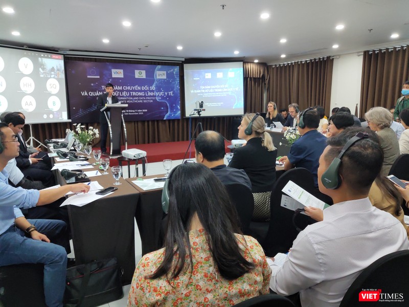 Đại diện các cơ quan, doanh nghiệp tham gia thảo luận, góp ý chính sách về chuyển đổi số trong lĩnh vực y tế. Ảnh: Minh Thúy.