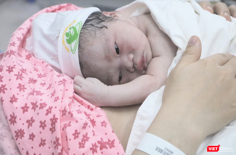 Lần đầu tiên mở mắt nhìn thế giới xung quanh