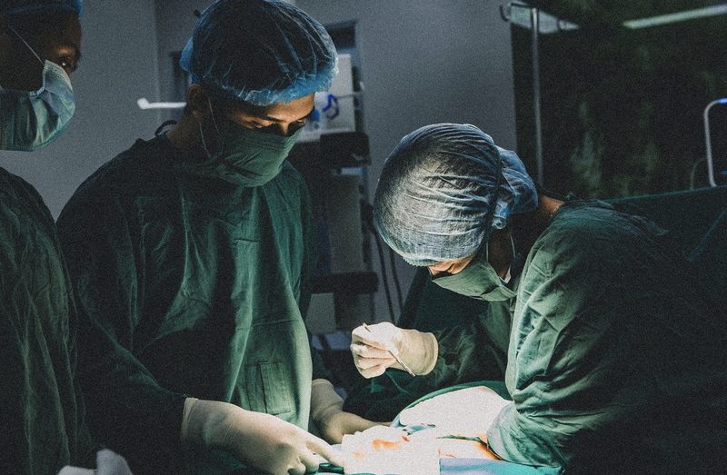 Các bác sĩ đánh giá ca mổ đẻ của chị Thủy khó và phức tạp (Ảnh - BVCC)