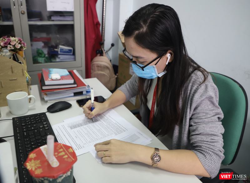 Tư vấn viên trực 24/24 để tư vấn cho tình nguyện viên (Ảnh - Minh Thuý) Tư vấn viên trực 24/24 để tư vấn cho tình nguyện viên (Ảnh - Minh Thuý)