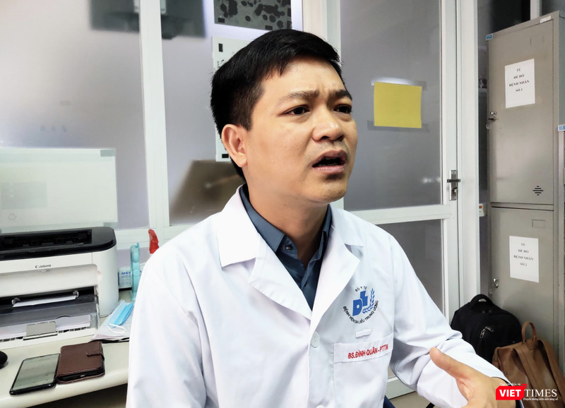 ThS. BS. Nguyễn Đình Quân – Phó Trưởng Khoa Phẫu thuật thẩm mỹ và Phục hồi chức năng, Bệnh viện Da liễu Trung ương (Ảnh - Minh Thuý) ThS. BS. Nguyễn Đình Quân – Phó Trưởng Khoa Phẫu thuật thẩm mỹ và Phục hồi chức năng, Bệnh viện Da liễu Trung ương (Ảnh - Minh Thuý)