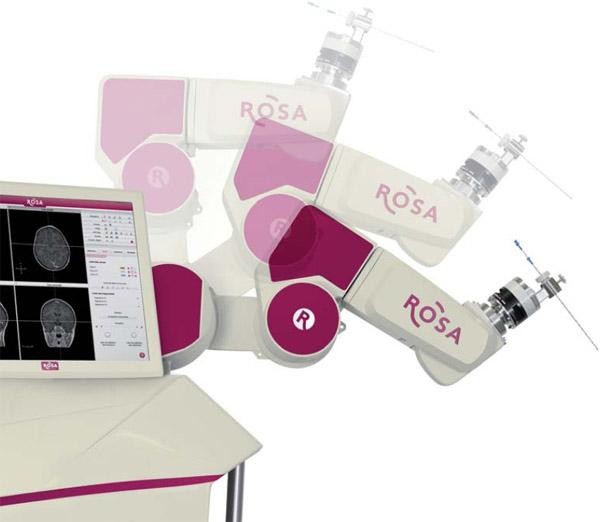 Robot Rosa được sử dụng trong phẫu thuật sọ não (Ảnh - medgadget) Robot Rosa được sử dụng trong phẫu thuật sọ não (Ảnh - medgadget)