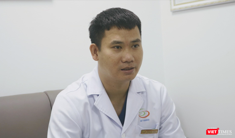 BS. Phạm Văn Hưởng - Trưởng khoa Khám bệnh, Bệnh viện Nam học và Hiếm muộn Hà Nội (Ảnh - Minh Thuý)