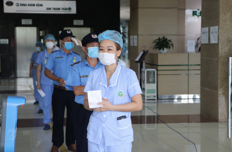 Xếp hàng ngay ngắn để bầu cử (Ảnh - Đặng Thanh) Xếp hàng ngay ngắn để bầu cử (Ảnh - Đặng Thanh)