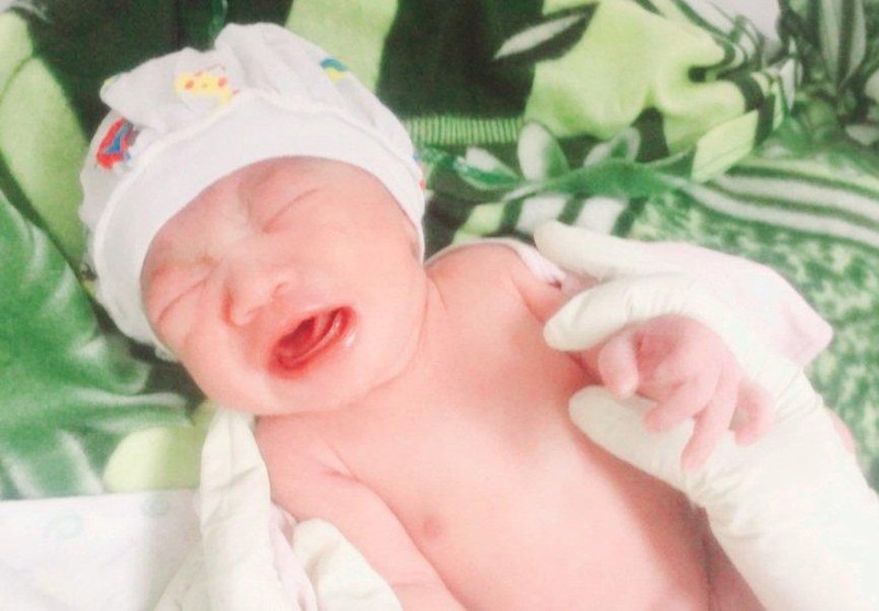 Bé gái nặng 2,2 kg chào đời khoẻ mạnh (Ảnh - BVCC) Bé gái nặng 2,2 kg chào đời khoẻ mạnh (Ảnh - BVCC)