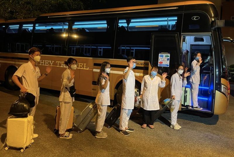 Sinh viên tình nguyện lên đường vào thành phố Hồ Chí Minh hỗ trợ chống dịch COVID-19 (Ảnh - Cổng TTĐT tỉnh Hải Dương) Sinh viên tình nguyện lên đường vào thành phố Hồ Chí Minh hỗ trợ chống dịch COVID-19 (Ảnh - Cổng TTĐT tỉnh Hải Dương)
