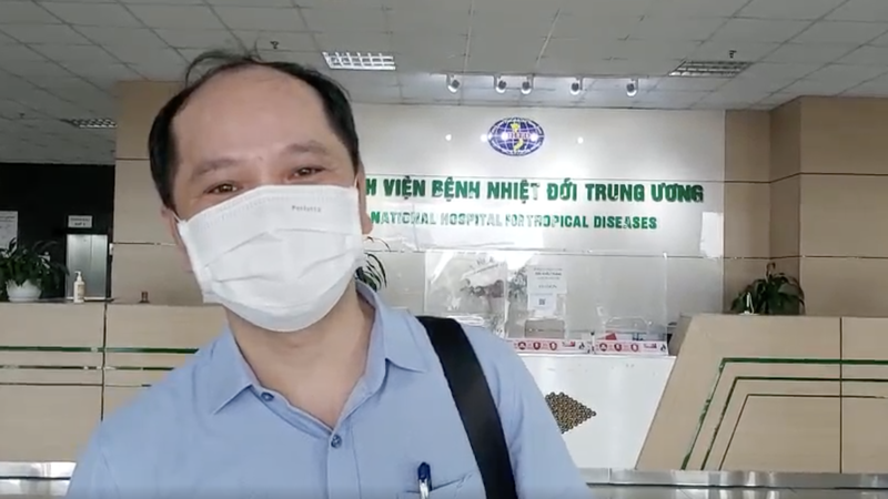 TS.BS. Trần Văn Giang, Phó Trưởng Khoa Virus - Kí sinh trùng, Bệnh viện Bệnh Nhiệt đới Trung ương (Ảnh - Đặng Thanh)