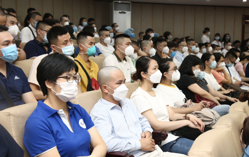 Hơn 300 y, bác sĩ tình nguyện vào TP. HCM chống dịch (Ảnh - BVCC) Hơn 300 y, bác sĩ tình nguyện vào TP. HCM chống dịch (Ảnh - BVCC)