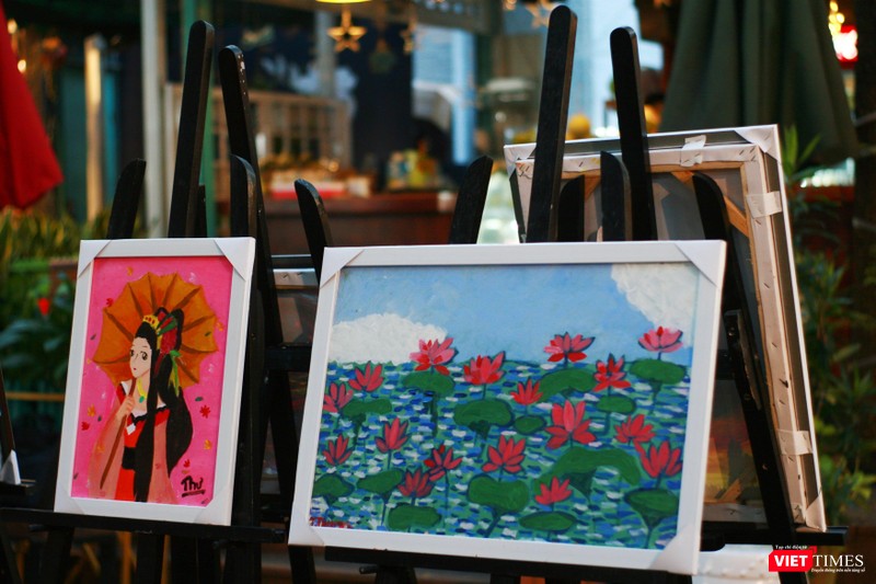 Triển lãm tranh vẽ của các em thiếu nhi Triển lãm tranh