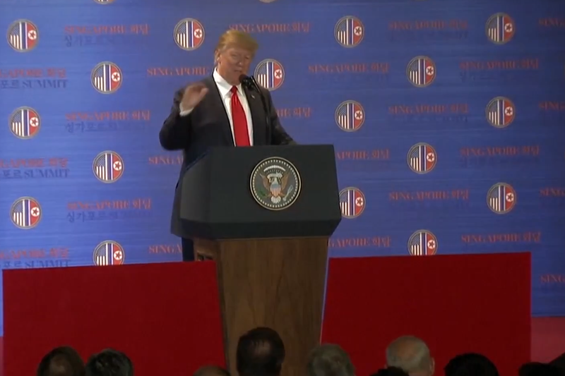 Ông Trump trong cuộc gặp mặt với báo chí sau buổi họp thượng đỉnh Mỹ - Triều Tiên. Ông Trump trong cuộc gặp mặt với báo chí sau buổi họp thượng đỉnh Mỹ - Triều Tiên.