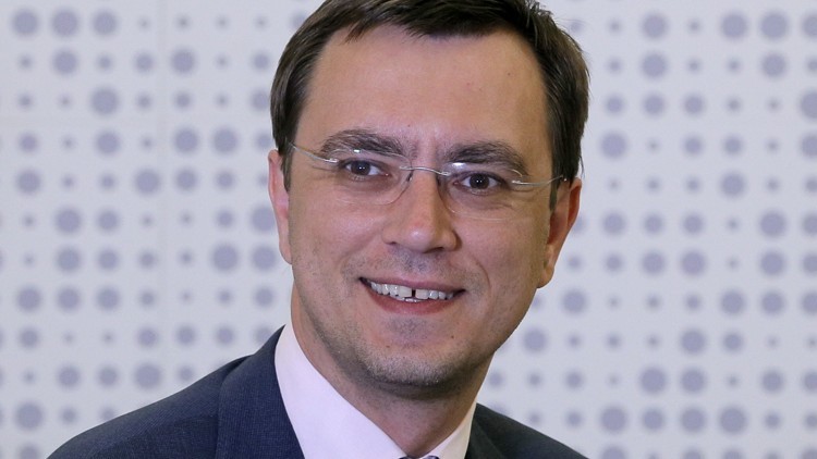 Ông Volodymyr Omelyan - bộ trưởng xây dựng Ukraine mong Trung Quốc sẽ có nhiều dự án khác tại nước mình. Ông Volodymyr Omelyan - bộ trưởng xây dựng Ukraine mong Trung Quốc sẽ có nhiều dự án khác tại nước mình.