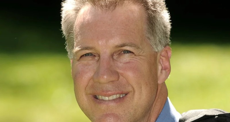 Tác giả Micheal Fabey cho rằng nếu Mỹ không có thay đổi về chính sách thì cuộc đụng độ giữa hai quân hai nước Mỹ - Trung là không thể tránh khỏi.