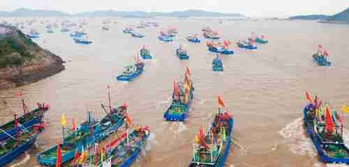 Hạm đội tàu cá Trung Quốc là công cụ mới trong tranh chấp chủ quyền biển. Hạm đội tàu cá Trung Quốc là công cụ mới trong tranh chấp chủ quyền biển.